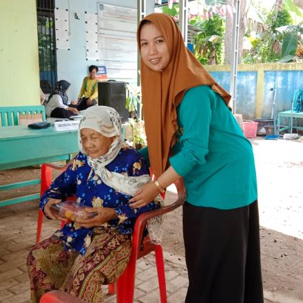 Kader Posbindu Desa Bawahan Seberang Melaksanakan Kegiatan Posbindu Lansia